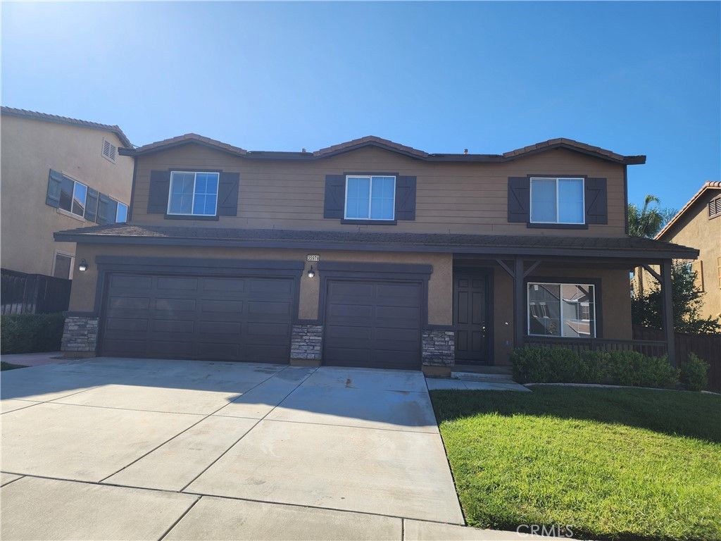 Attached, Exterior, Facade, American Craftsman