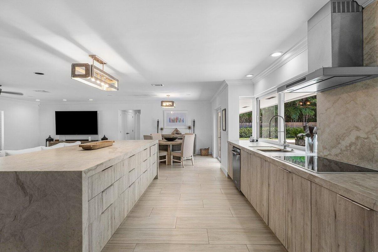 Dining room, Interior, Kitchen, Recessed Lighting