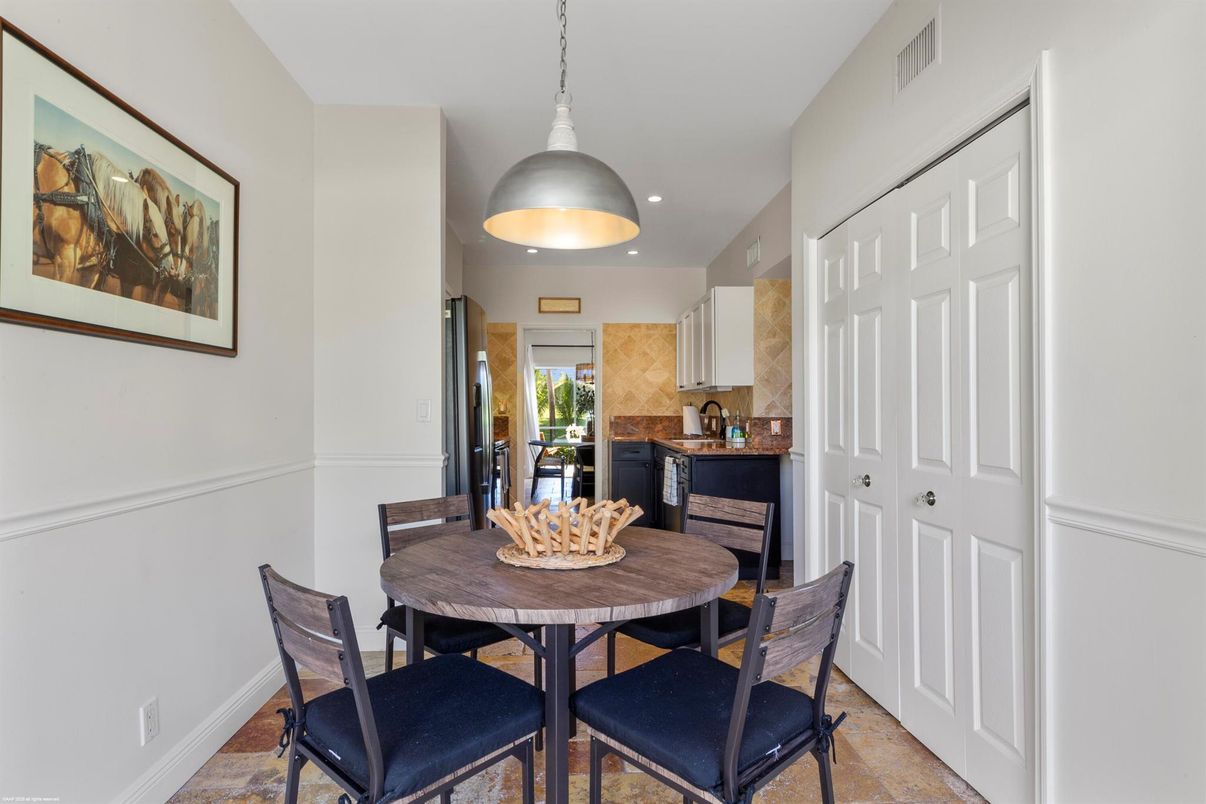 Chandelier, Dining room, Interior, Pendant Lights