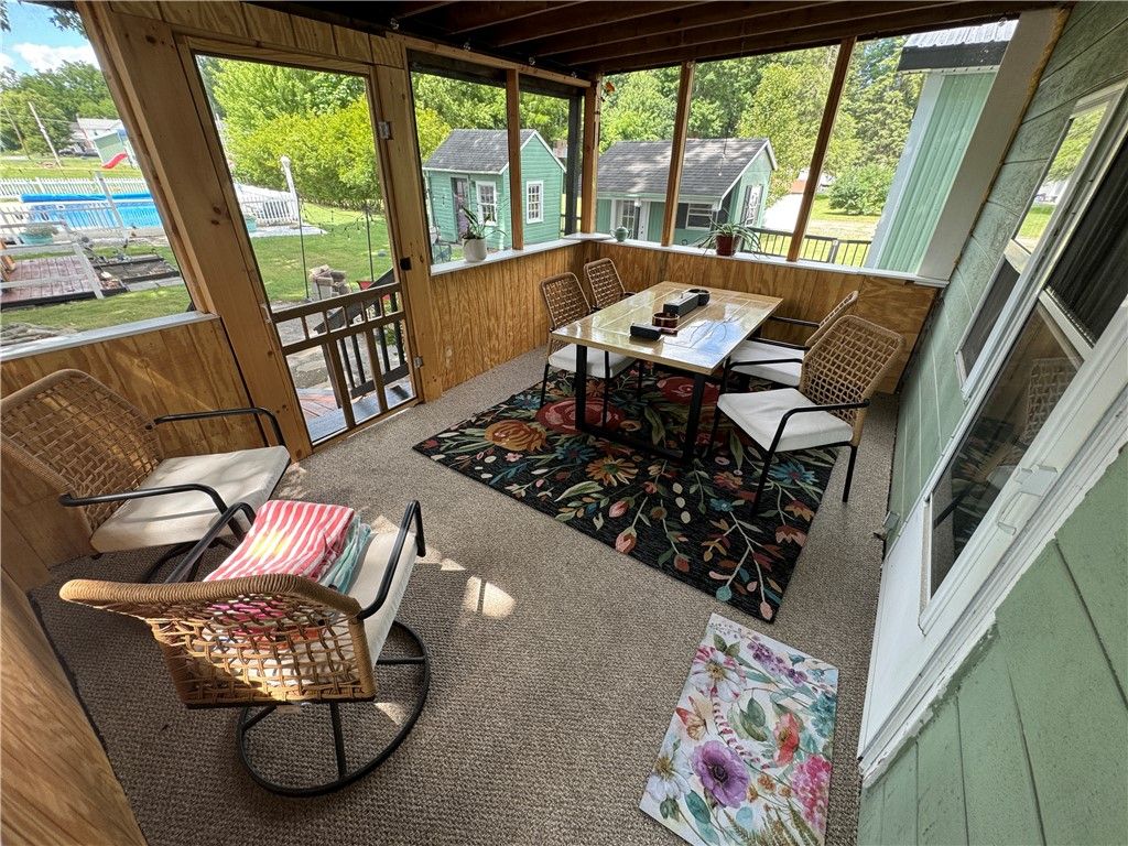 Interior, Living room, Sun Room, Water
