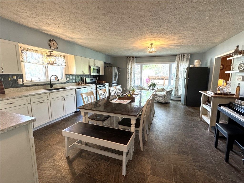 Dining room, Interior, Kitchen, Stainless Steel Appliances