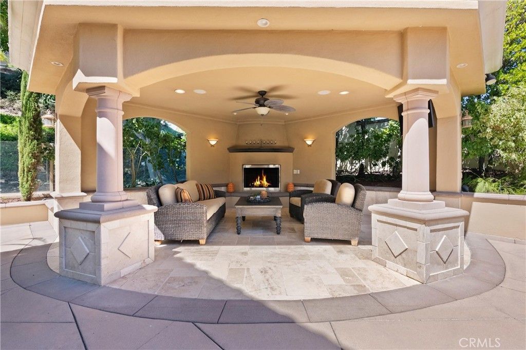 Exterior, Fireplace