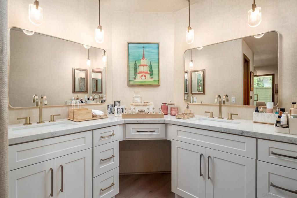 Bathroom, Dual Sink Vanities, Interior, Pendant Lights, Wood Texture Flooring