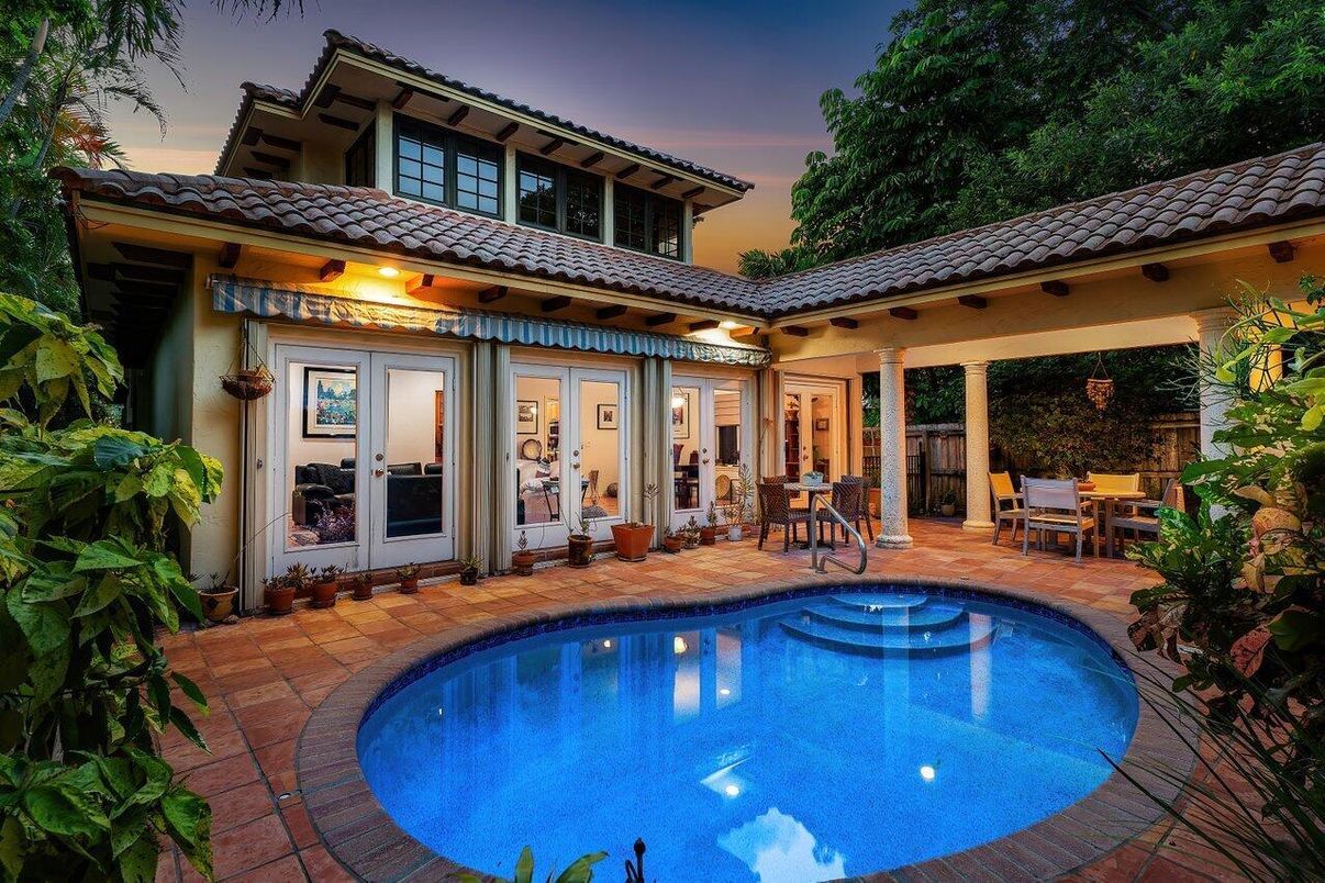 Exterior, Pool