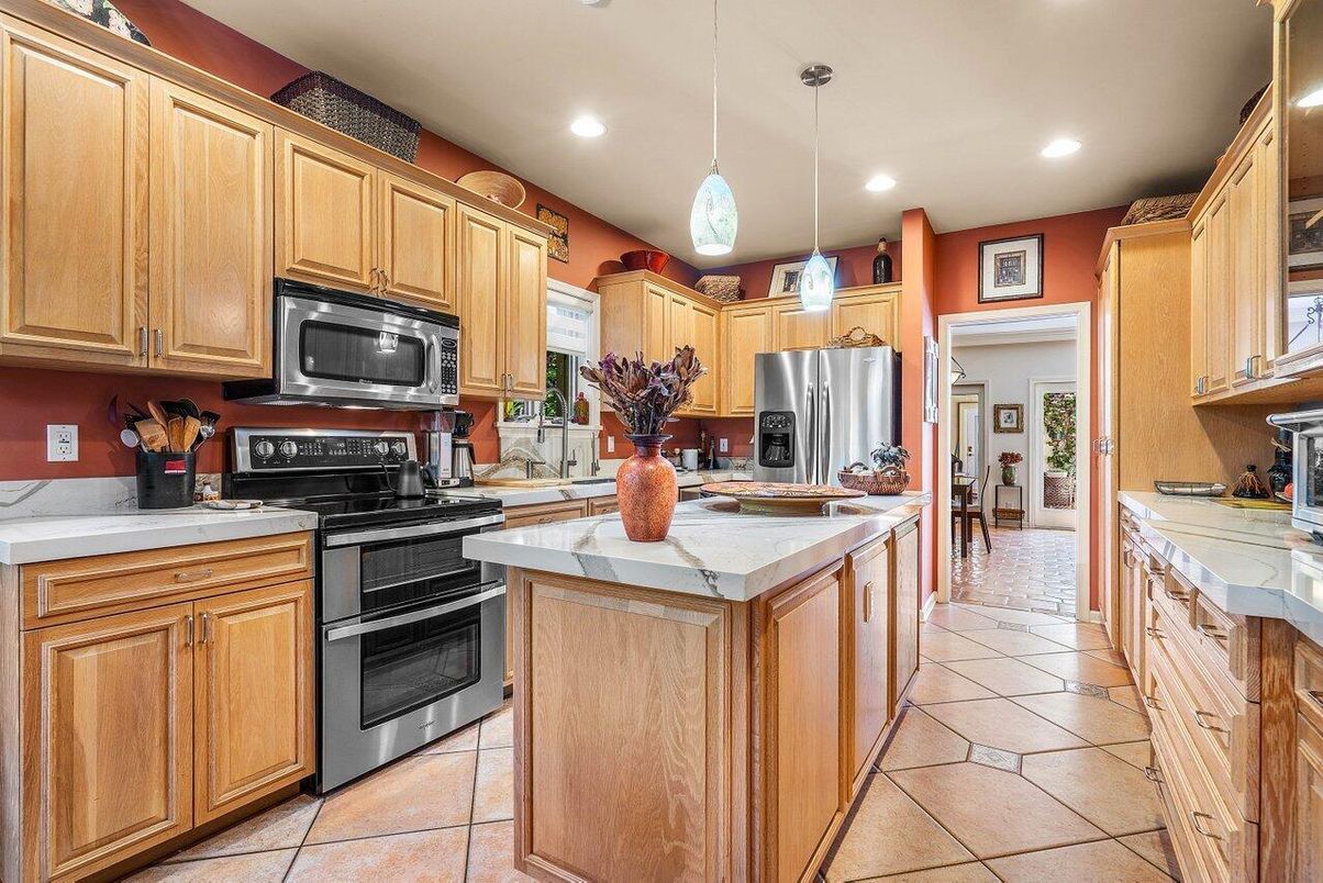 Interior, Kitchen, Pendant Lights, Recessed Lighting, Stainless Steel Appliances