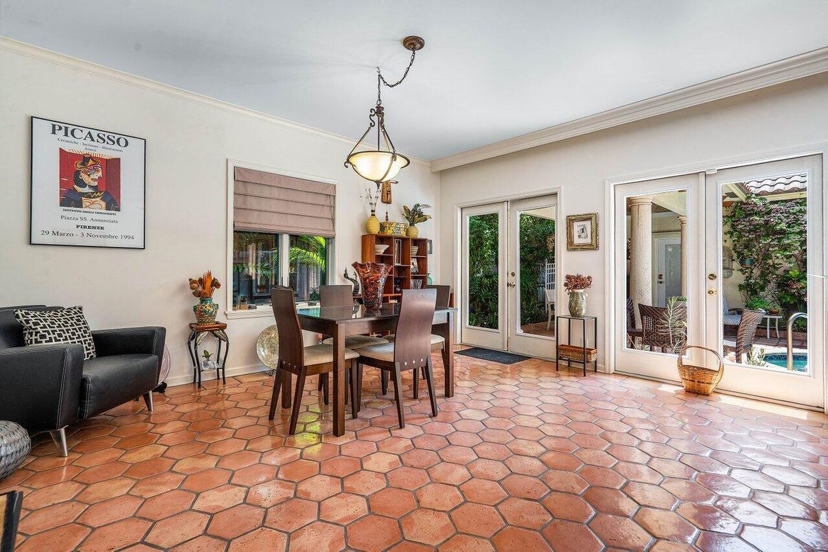 Dining room, Interior, Pendant Lights