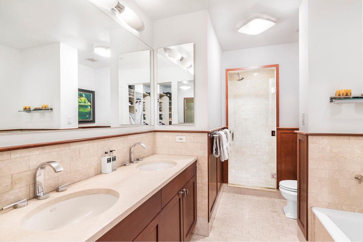 Bathroom, Dual Sink Vanities, Interior