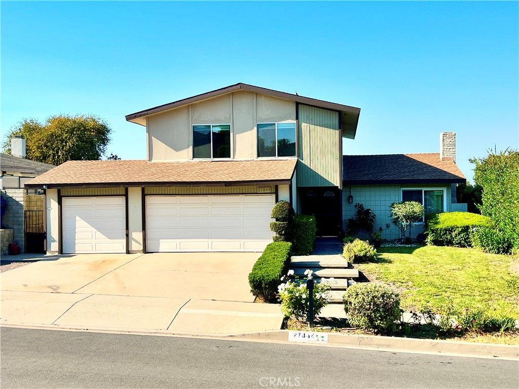 Attached, Exterior, Facade, Modern
