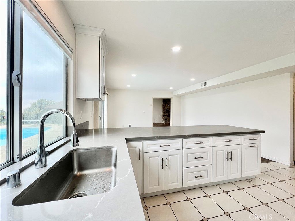 Interior, Kitchen, Recessed Lighting, Water