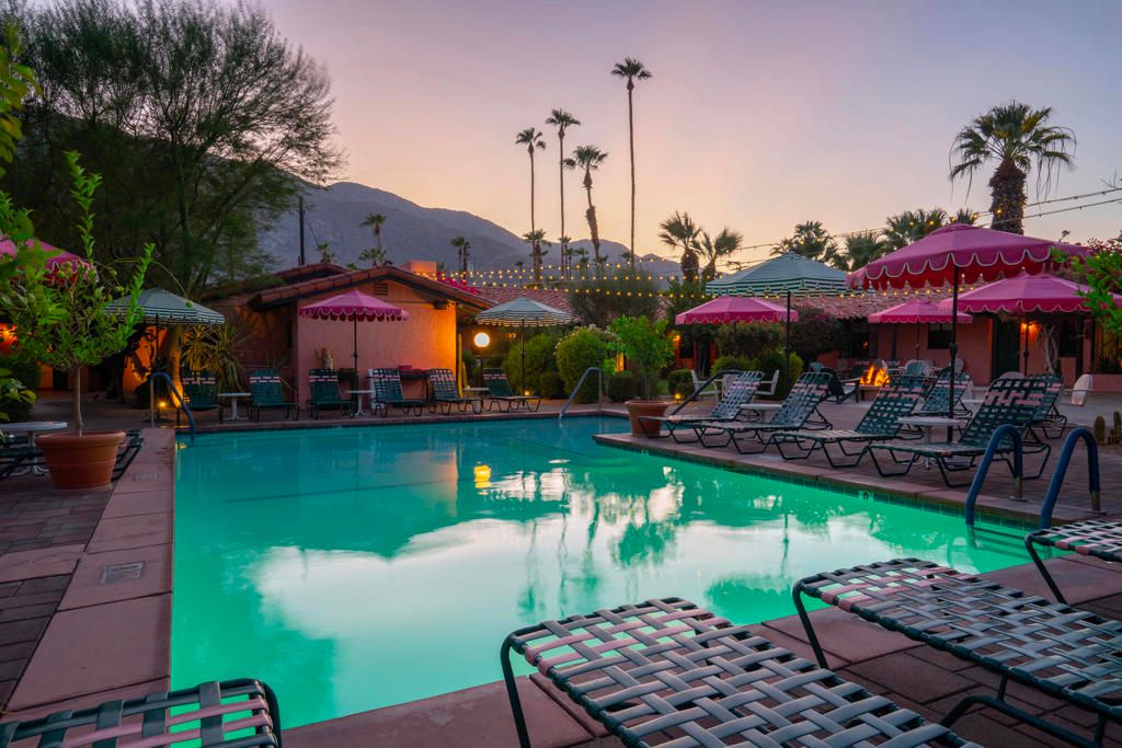 Exterior, Pool