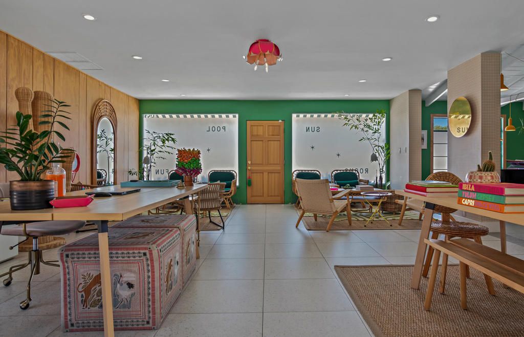 Dining room, Interior, Recessed Lighting