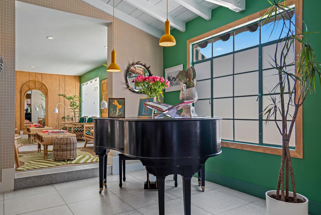 Interior, Pendant Lights, Piano, Recessed Lighting