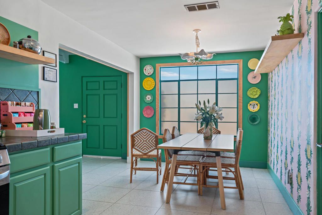 Dining room, Interior