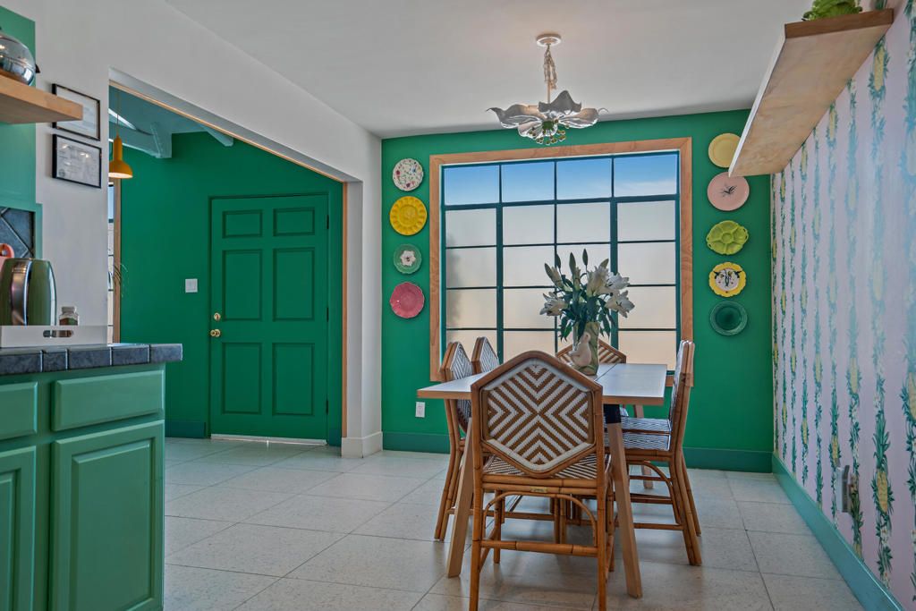 Dining room, Interior