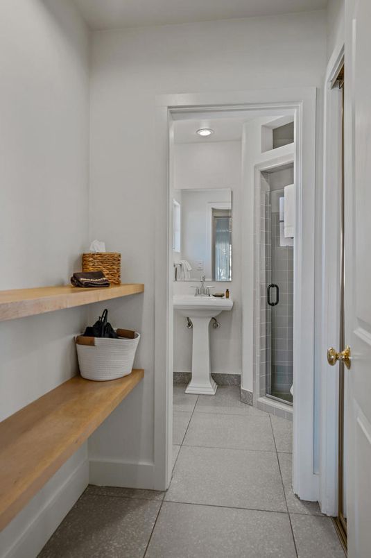 Bathroom, Interior, Recessed Lighting