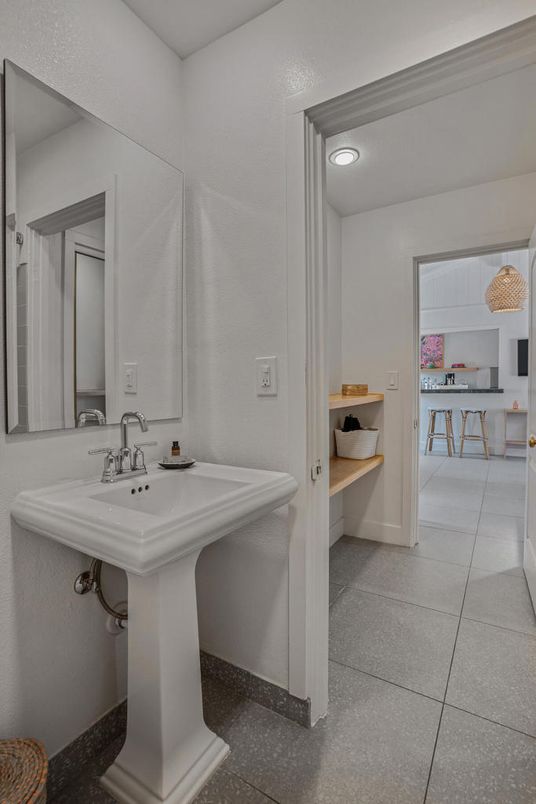 Bathroom, Interior, Recessed Lighting