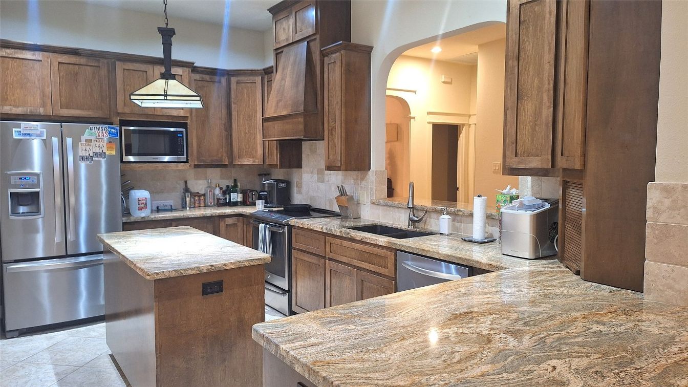 Interior, Kitchen, Pendant Lights, Stainless Steel Appliances