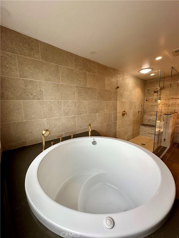 Bathroom, Free Standing Baths, Glass Shower, Interior, Recessed Lighting