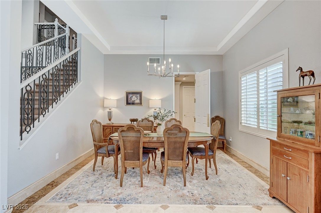 Chandelier, Dining room, Interior, Pendant Lights