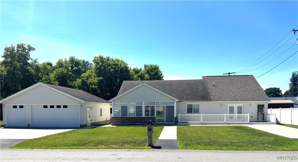 Backyard, Detached Garage, Exterior
