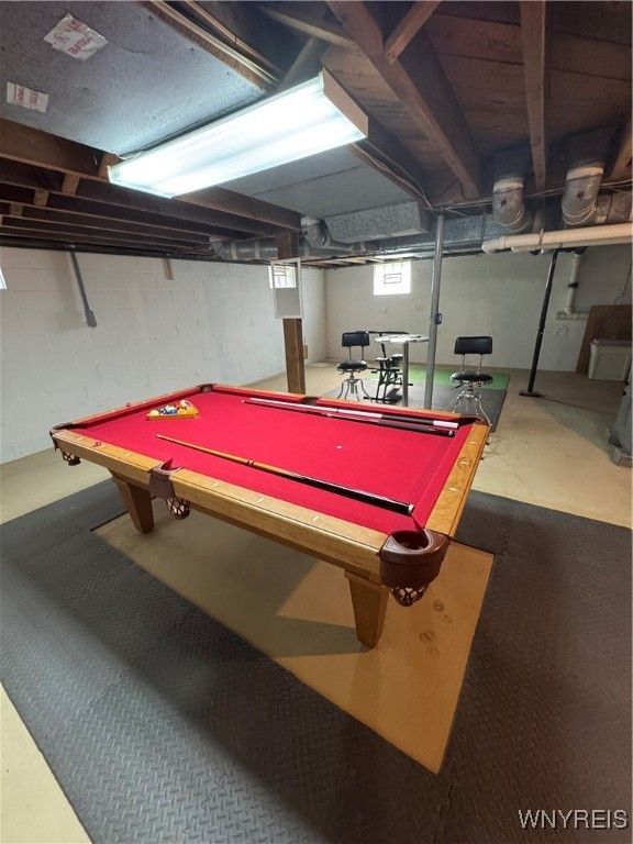 Billiard Table, Fitness Equipment, Game Room, Interior, Wooden Beams