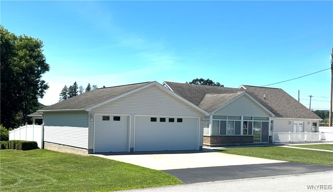 Attached, Detached Garage, Exterior, Facade, Ranch