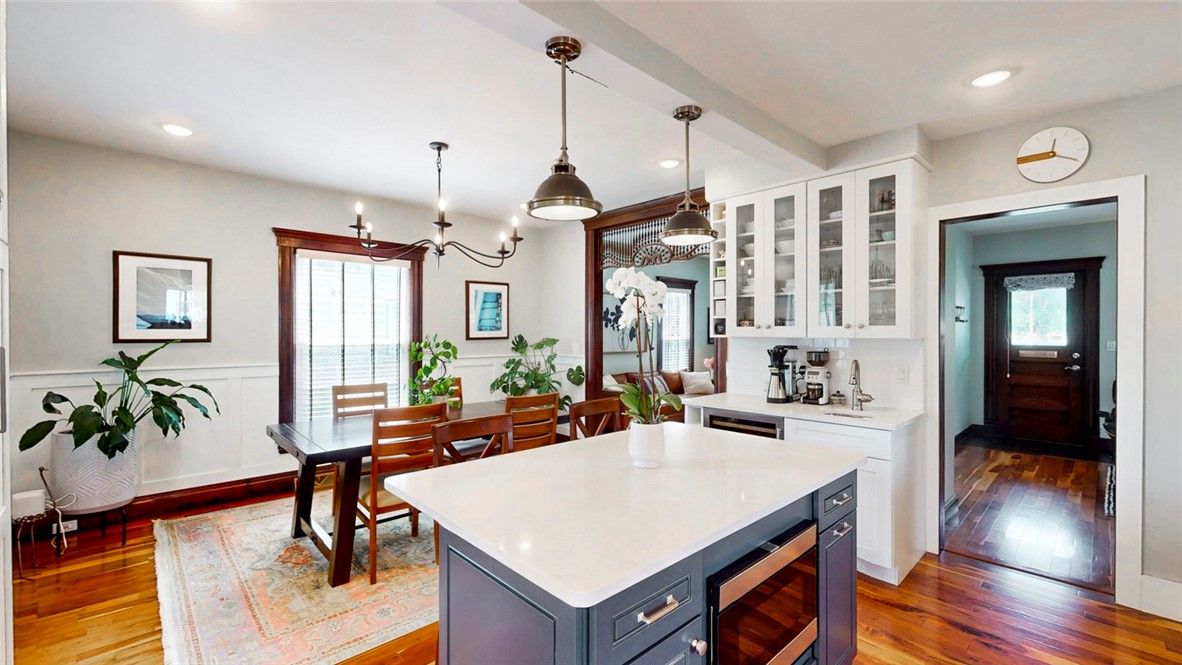 Dining room, Interior, Kitchen, Pendant Lights, Recessed Lighting, Wood Texture Flooring