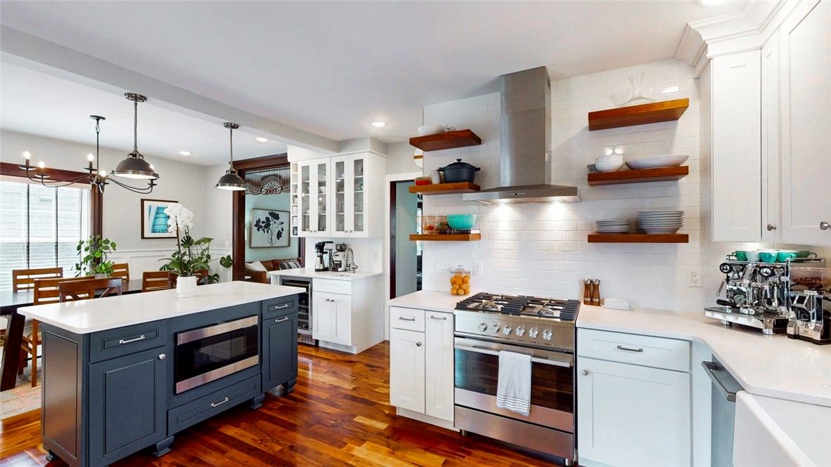 Dining room, Interior, Kitchen, Pendant Lights, Recessed Lighting, Stainless Steel Appliances, Wood Texture Flooring