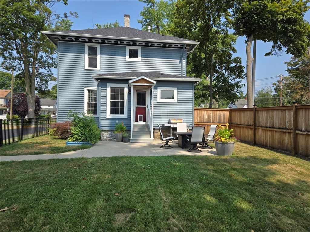 Backyard, Exterior, Facade, Georgian