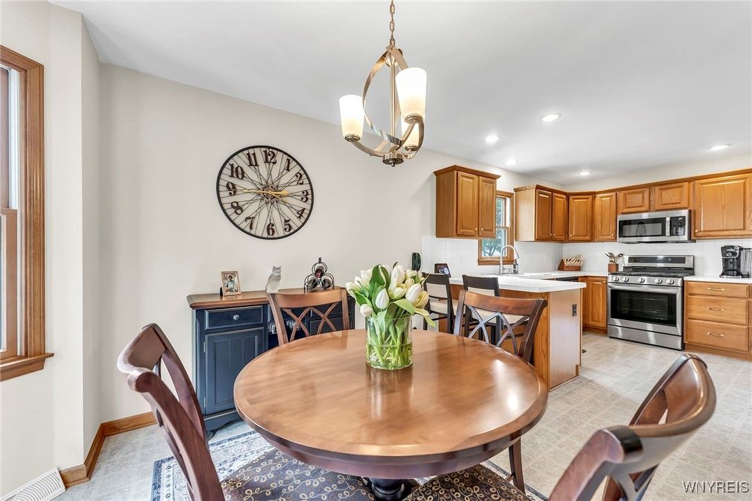 Dining room, Interior, Kitchen, Pendant Lights, Recessed Lighting, Stainless Steel Appliances