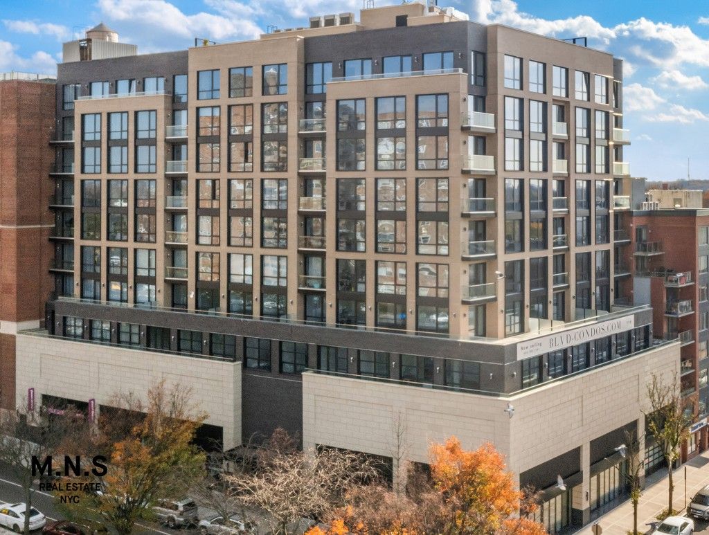 Exterior, Facade, Condo Building