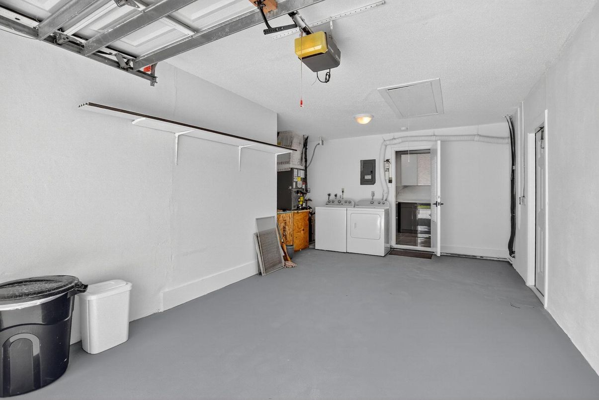 Garage, Interior, Washer