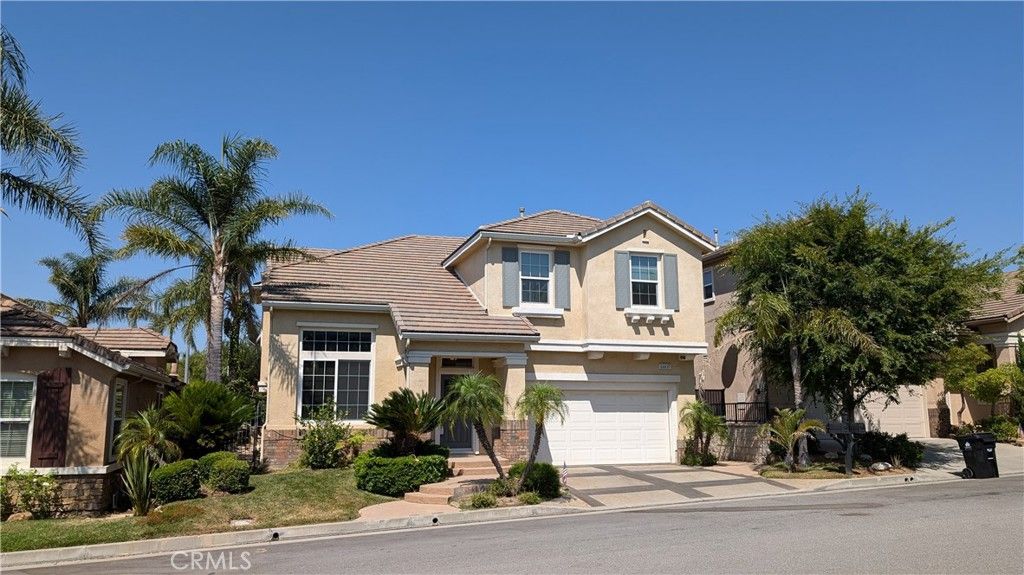 Attached, Exterior, Facade, Mediterranean