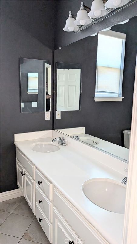 Bathroom, Dual Sink Vanities, Interior