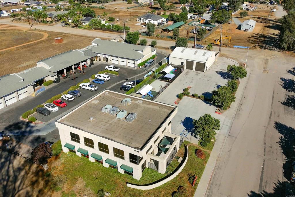 Exterior, Drone