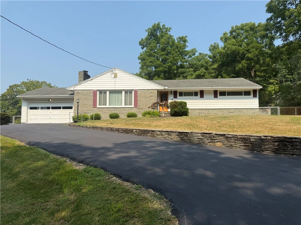 Attached, Exterior, Facade, Brick Facade, Ranch