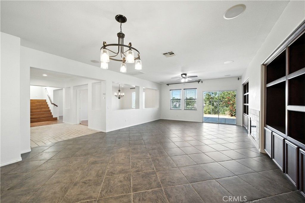 Chandelier, Empty room, Interior, Recessed Lighting