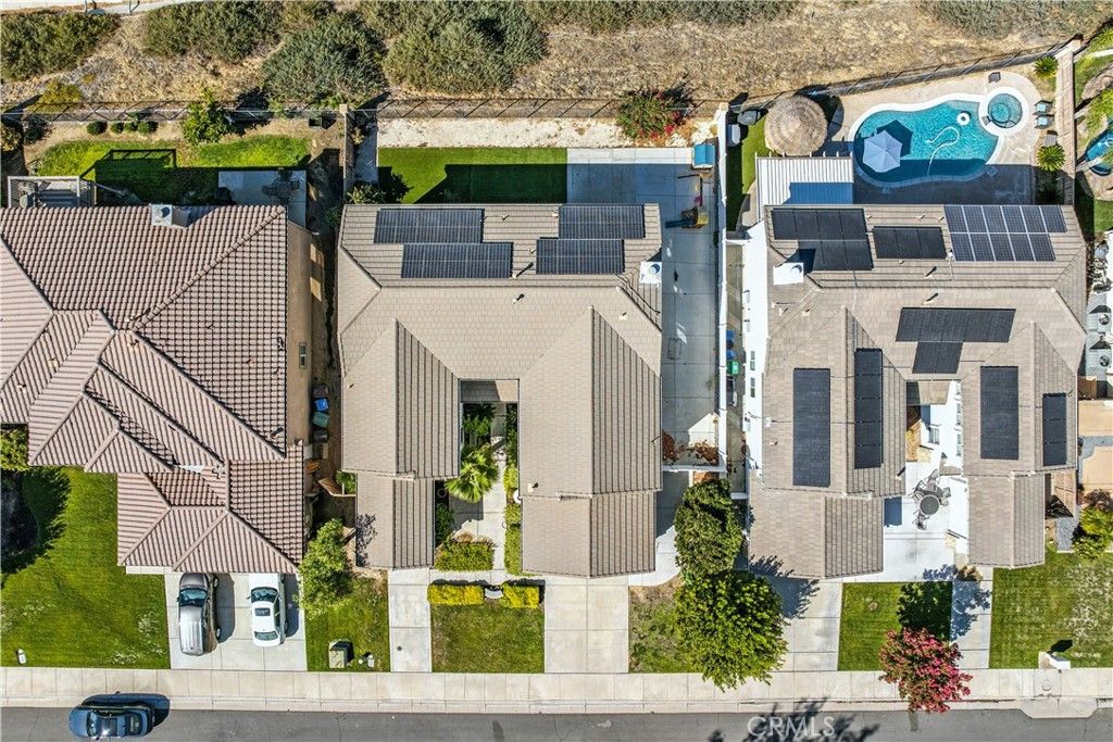 Exterior, Drone