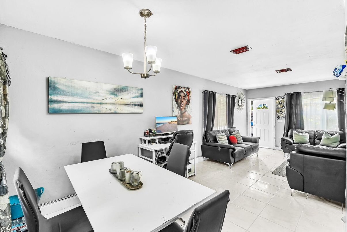 Dining room, Interior, Living room, Pendant Lights