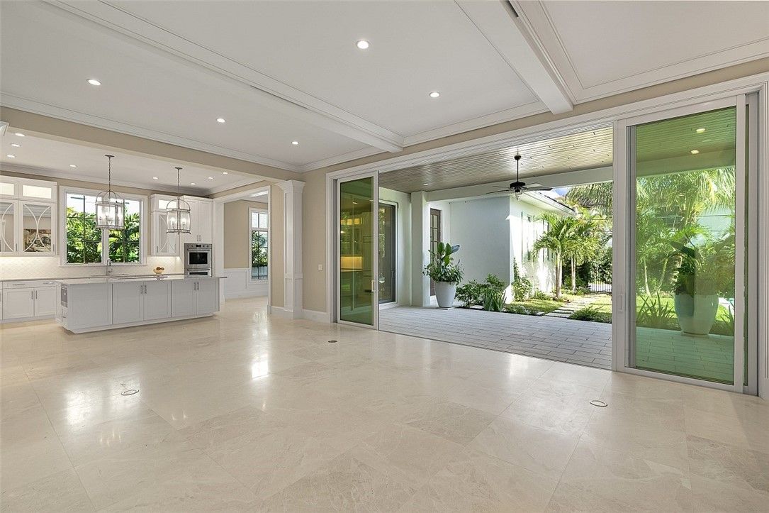 Empty room, Interior, Pendant Lights, Recessed Lighting