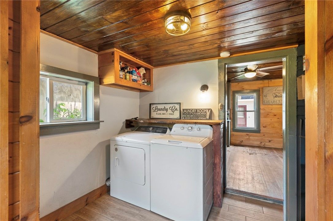 Interior, Washer, Wooden Ceilings, Wood Texture Flooring, Wooden Walls