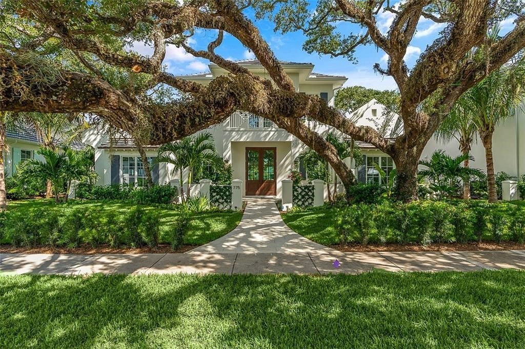 Backyard, Exterior, Facade, Ranch