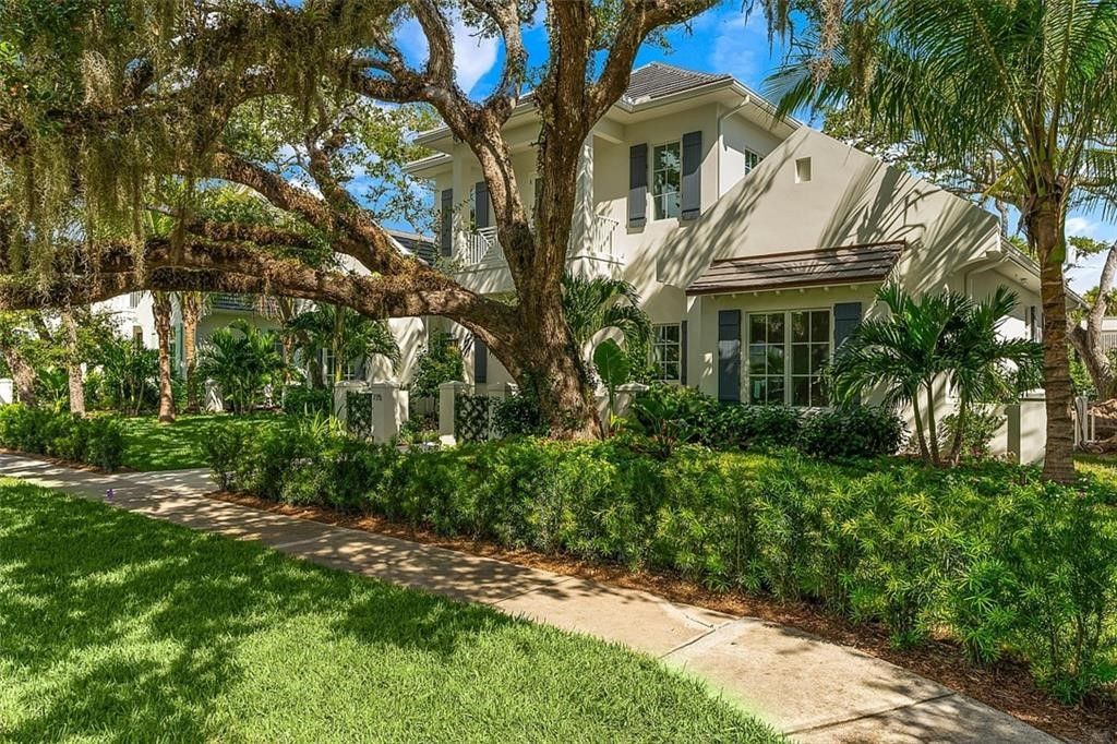 Backyard, Exterior, Facade, Mediterranean