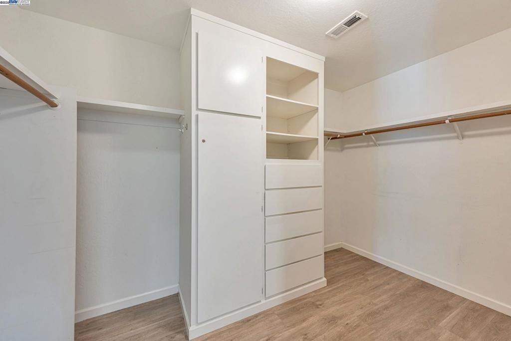 Interior, Walk-in Closets, Wood Texture Flooring