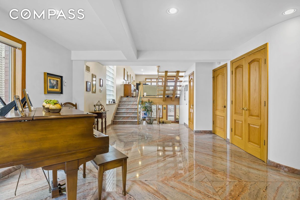 Interior, Piano, Recessed Lighting