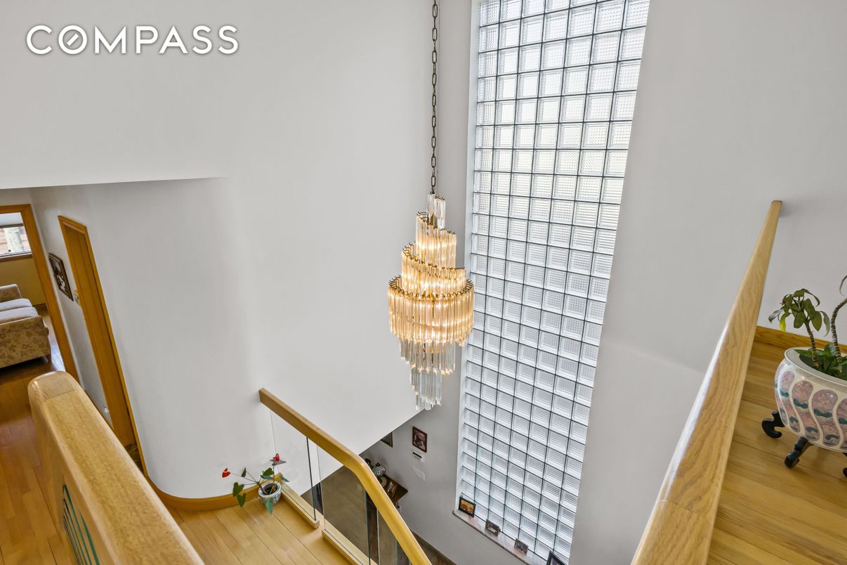 Chandelier, Interior