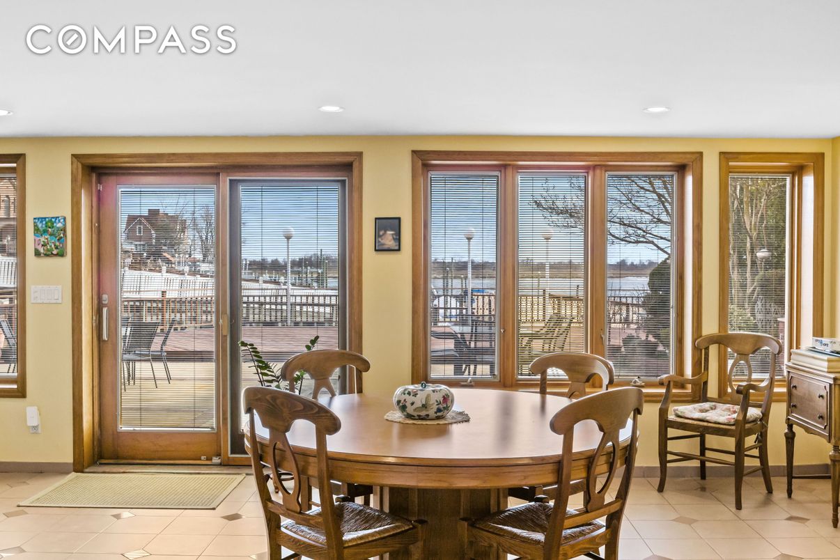 Dining room, Interior, Recessed Lighting, Water