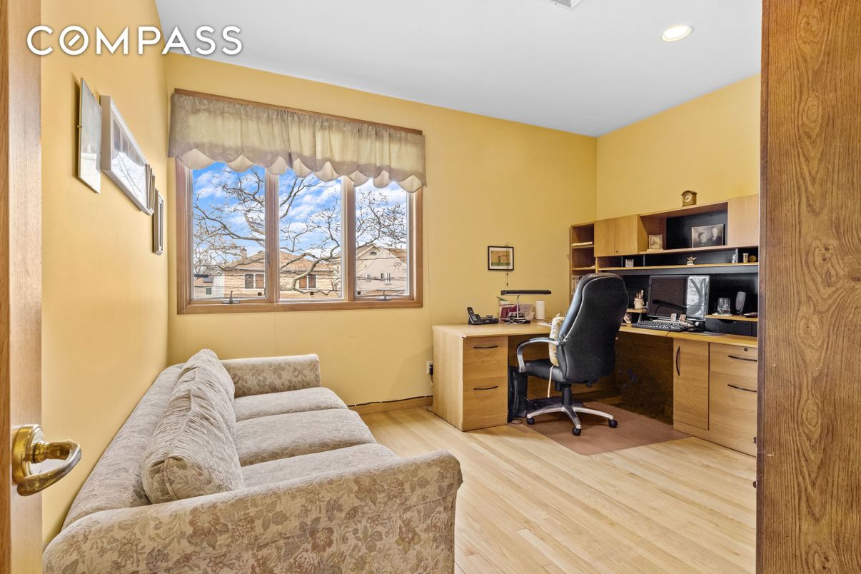 Home Office, Interior, Recessed Lighting, Wood Texture Flooring