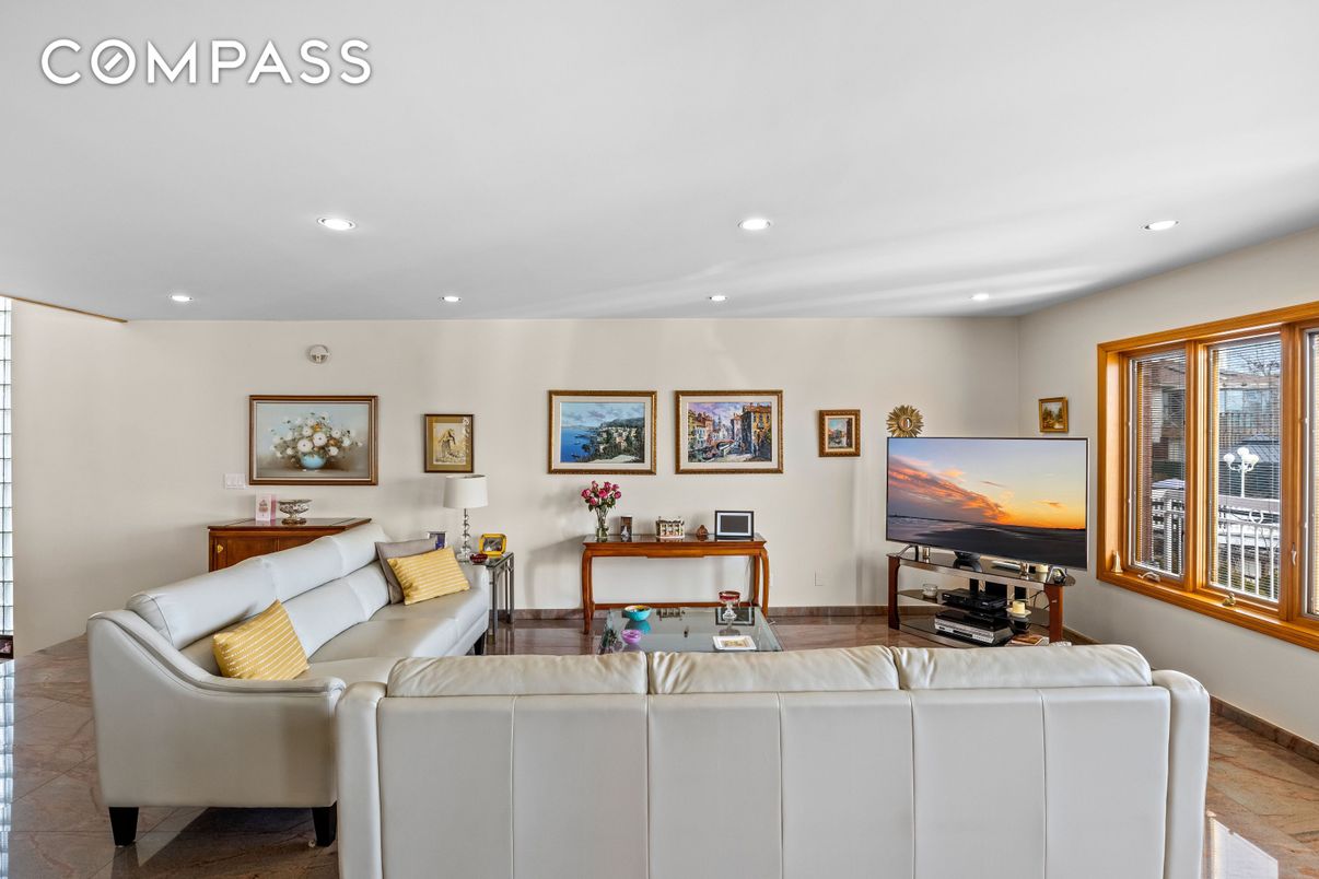 Interior, Living room, Recessed Lighting
