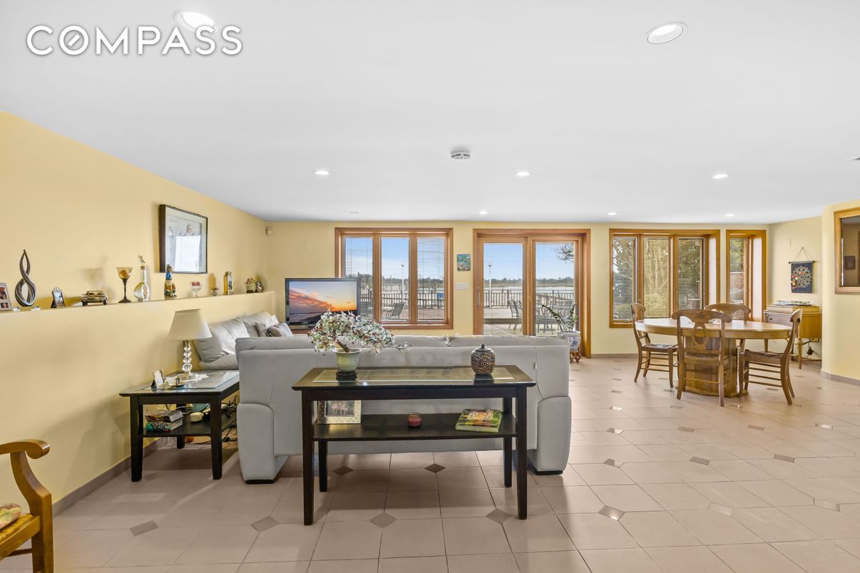 Dining room, Interior, Living room, Recessed Lighting